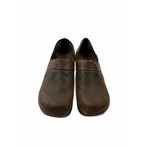 Women's Easyspirit brown leather clogs size 8.5